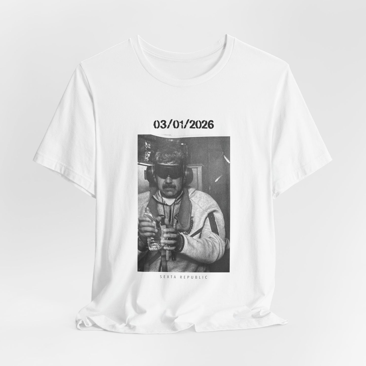 03/01/2026 — White Graphic T-Shirt