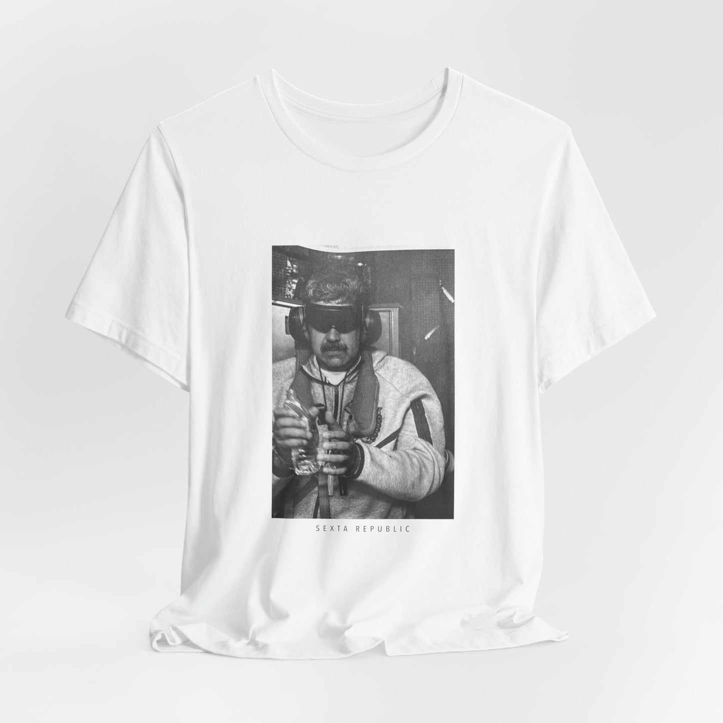 Sexta Republic  — White Graphic T-Shirt