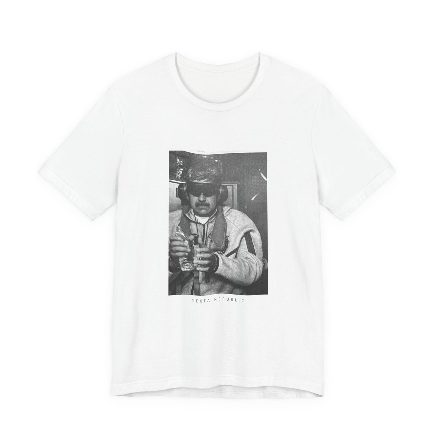 Sexta Republic  — White Graphic T-Shirt